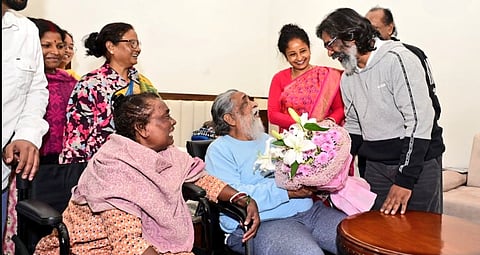 झारखंड : हेमंत सोरेन 26 नवंबर को ले सकते हैं सीएम पद की शपथ