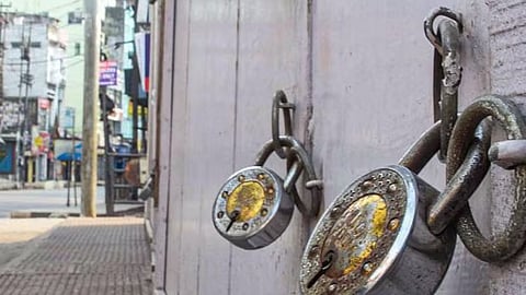 कर्नाटक: अंबेडकर पर विवादित बयान के विरोध में स्कूल, कॉलेज और व्यवसाय बंद