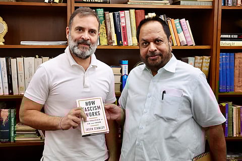 डॉ. जयहिंद बताते हैं कि कैसे संविधान सम्मेलनों ने उत्तर प्रदेश में भाजपा के गढ़ को प्रभावित किया, जबकि दिल्ली में कांग्रेस उम्मीदवारों का आम आदमी पार्टी (आप) की कल्याणकारी योजनाओं के साथ प्रतिस्पर्धा करने पर ध्यान केंद्रित करना नुकसानदायक साबित हुआ।