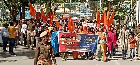 बिजयनगर में नाबालिगों के साथ यौनशोषण और ब्लैकमेलिंग के खिलाफ राजसमंद में आक्रोश रैली, बाजार बंद