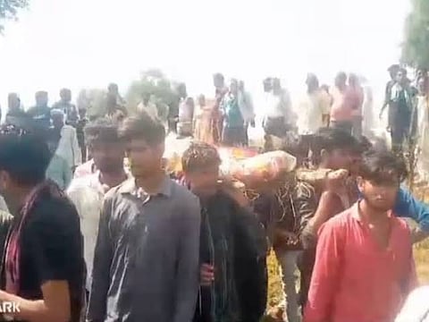 MP: जबलपुर में दलितों को अंतिम संस्कार से रोका, पुलिस की मौजूदगी में जलानी पड़ी चिता