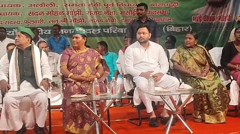 लालू यादव ने गरीबों को बसाया था, आज की सरकार हटाने का काम कर रही: तेजस्वी यादव