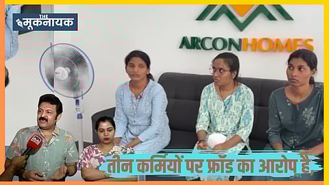 कृष्णकुमार ने म्यूजियम पुलिस में पिछले सप्ताह शिकायत दर्ज कराई कि उनकी बेटी के 'ओह बाय ओजी' स्टोर की तीन कर्मचारियों ने ग्राहकों के भुगतान को अपने निजी Google Pay खातों में डायवर्ट कर दिया।