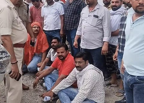 ऊर्जा मंत्री प्रद्युम्न सिंह की कॉन्फ्रेंस का विरोध