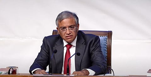 मुख्य चुनाव आयुक्त ज्ञानेश कुमार ने कहा, "भारत के संविधान के अनुसार, 18 वर्ष की आयु प्राप्त करने वाले प्रत्येक भारतीय नागरिक को मतदाता बनना चाहिए और मतदान भी करना चाहिए।"