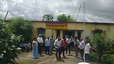 मौके पर पहुँचीं जांच टीम