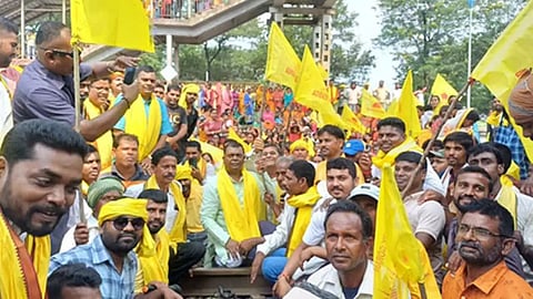 Kurmi agitation: Rail blockade in Jharkhand, demand for ST status, many trains cancelled.