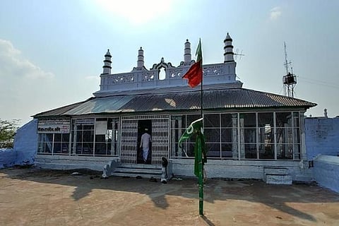 मदुरै सल्तनत के अंतिम सुल्तान सिकंदर शाह की 14वीं सदी की कब्र पर 17वीं से 18वीं सदी में स्मारक बनाया गया था। यह क्षेत्र के तमिल मुसलमानों के लिए एक प्रमुख तीर्थ स्थल है।