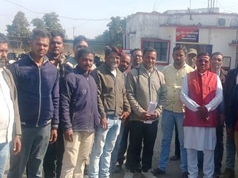 MP: उमरिया में बिना नोटिस निकाले 35 मजदूर, आधी तनख्वाह पर काम कराने का आरोप, जानिए क्या है मामला?