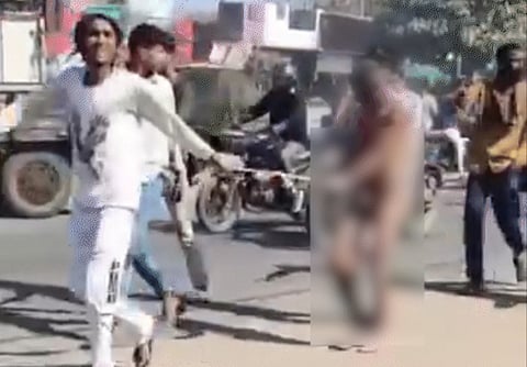 प्रेम प्रसंग के शक में निर्वस्त्र कर घुमाया