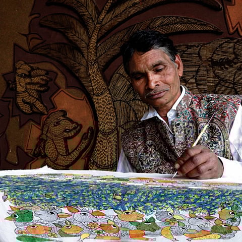 MP जनजातीय संग्रहालय में गोण्ड चित्रकार ‘शलाका’ प्रदर्शनी शुरू, जंगल-पहाड़ों की जीवन्त अभिव्यक्ति से रूबरू हो रहे दर्शक