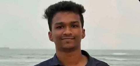 कन्नूर डेंटल कॉलेज में बीडीएस छात्र नितिनराज आर. एल. ने 10 अप्रैल को कथित तौर पर मानसिक तनाव के चलते आत्महत्या की।