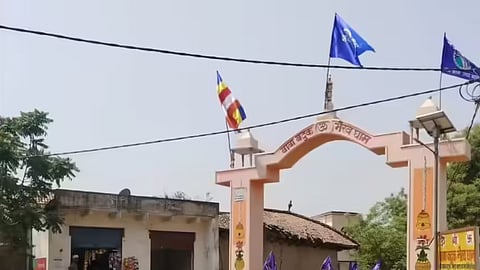 Nehia village Cholapur, flag dispute.