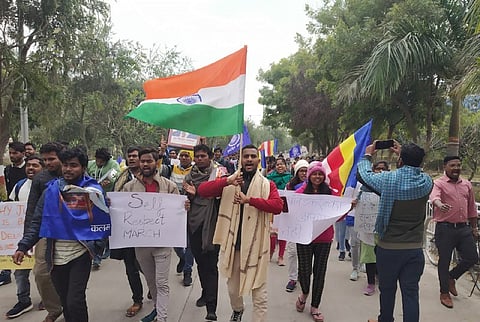 BBAU LUCKNOW STUDENT TAKE OUT FOOT MARCH