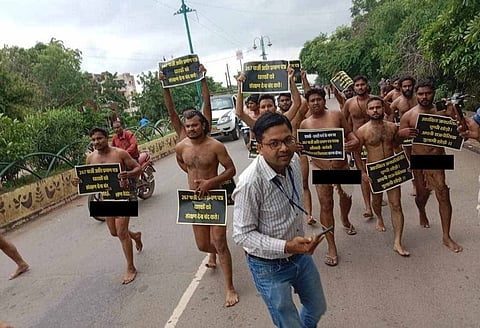 Fake Caste Certificate Row: Dalit-Tribal Men Resort to Nude Protest in Chhattisgarh