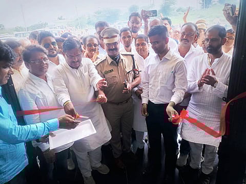 Ex MP Raghuveer Singh Meena inaugurating Salumber collectorate office on Monday.