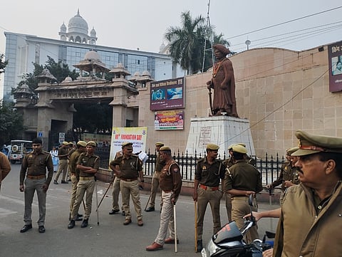 Heavy police deployment prevented the demonstration of doctors.