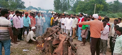 The aggrieved family was left to arrange funds for last rites without any immediate state aid.