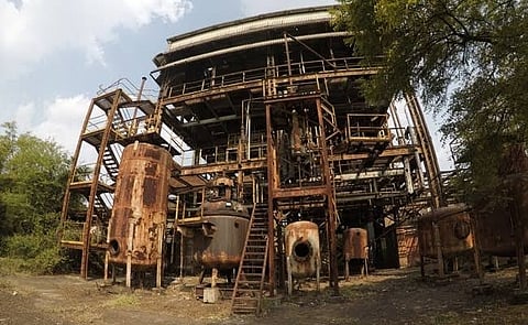 Poisonous gas leaked from the Union Carbide factory, resulting in widespread death that swept through the city on 2nd December, 1984.