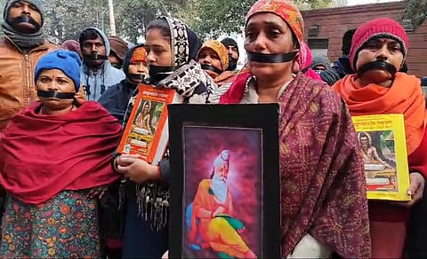 Sanitation workers walking towards Delhi CM Kejriwal's residence on 22nd January