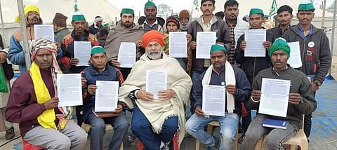 Farmers from Chhattisgarh meeting with Rakesh Takait