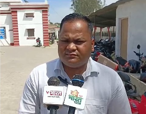 The doctor sharing his plight with media persons