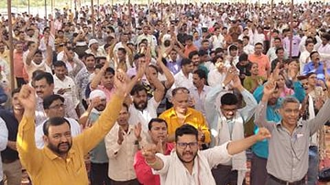 The period from 1998 to 2003 was marked by widespread employee dissatisfaction, strikes, and stringent government measures.