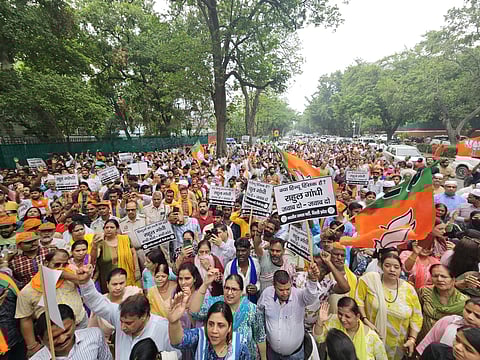 Delhi: BJP Supporters Stage Protest Against Rahul Gandhi, Demand Apology