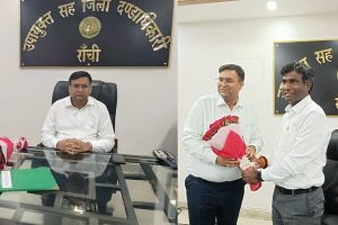 Varun Ranjan took charge from Manjunath Bhajantri as Ranchi DC on Tuesday.
