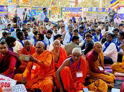 The monks have been demanding the complete transfer of the Mahabodhi Mahavihara Temple's management to the Buddhist community.