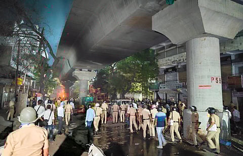 The Ganeshpeth police has registered a case against the mob.