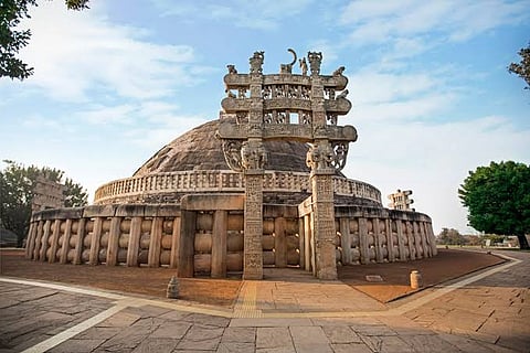 In 1989, Sanchi was included in UNESCO’s World Heritage List, highlighting its global significance. It has become a major attraction for tourists, historians, and art lovers worldwide.