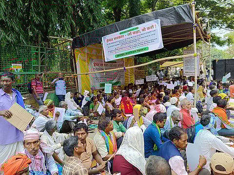 The Mahasabha organized a one-day sit-in near Raj Bhawan to press for action on pending announcements and public issues.