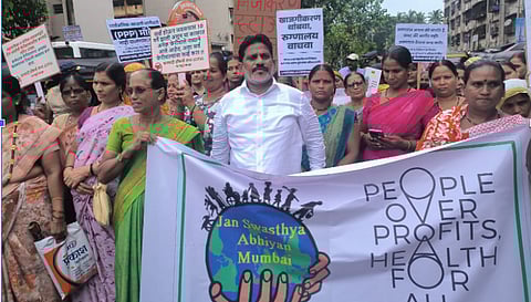 The rally was organized by the ‘Aspatal Bachao, Nijikaran Hatao’ (Save Hospital, Stop Privatisation) Action Committee, a joint formation of 25 civil society organisations, unions, and political parties.