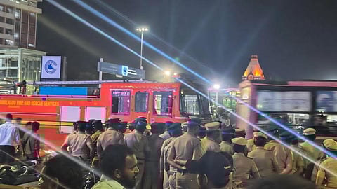 Around 400 police personnel were deployed at about 11.30 p.m. on Wednesday to clear the demonstration site outside the Ripon Buildings.