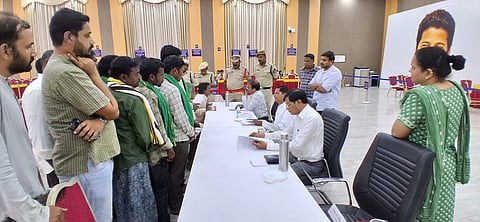 Chenchu community members from affected villages of Sarlapally, Vatwarlapally, Kollampenta, Rayuletupenta, Uppununtala, Kudichintalabayalu came to Hyderabad on 17th April to submit petitions to the Chief Minister, through the Prajavani Grievance Cell, against the involuntary relocation and excesses of the Forest Department.