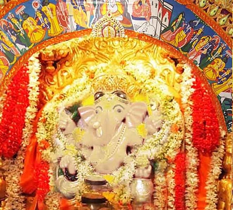 लन्दन से घूम कर आये गणेश जी, वृन्दावन में विराजे