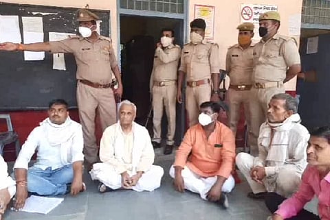 नामांकन न होने पर सपा के पूर्व मंत्री ने दी आत्महत्या करने की धमकी, तहसील में धरने पर बैठे