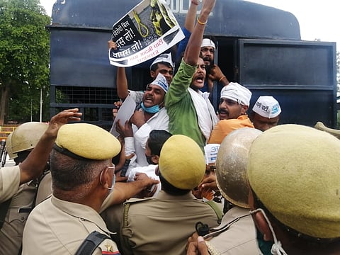 आम आदमी पार्टी ने किसान आंदोलन के समर्थन में किया उत्तर प्रदेश में ज़बरदस्त प्रदर्शन