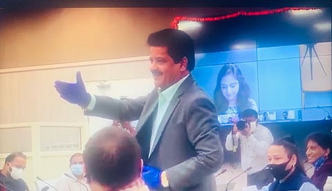 Playback Singer Udit Narayan Croons For UP Chief Minister Adityanath During A Meeting