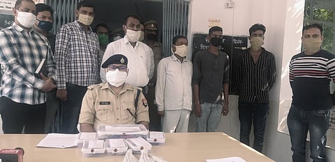 Robbers Who Spilled Nails And Then Waylaid Vehicles With Flat Tyres On Agra-Lucknow E-Way Arrested By Mainpuri Police