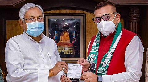 नेता बनने के लिए पांडेय ने आईपीएस की दूसरी बार छोड़ी नौकरी, इस बार जेडीयू ने दिया गच्चा