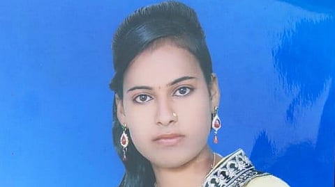 मैनपुरी में एक और नवविवाहिता चढ़ी दहेज की भेंट, ससुरालियों पर मौत के घाट उतरने का आरोप