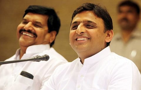 Chances Of Shivpal Singh Yadav And Akhilesh Sharing Stage On Mulayam’s Birthday Brighten Up