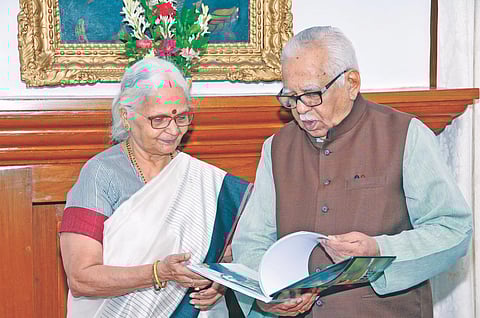 Ram Naik Mourns Demise of "Younger Sister" Mridula Sinha