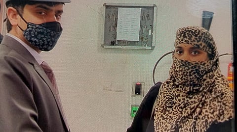 In 2020, Lucknow Metro Staff Returned More Than Rs Seven Lakhs Of Commuters They left Behind On Trains