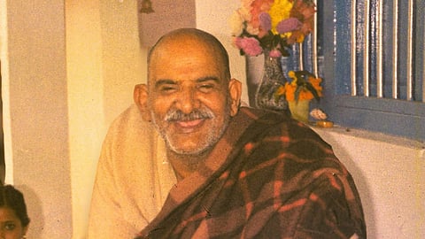 नीब करौरी बाबा की अनंत कथाएँ: नीब करौरी में लीलाएँ