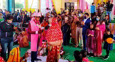 मैनपुरी में मुख्यमंत्री सामूहिक विवाह योजना के अन्तर्गत आज 95 जोड़ों की शादी हुई सम्पन्न