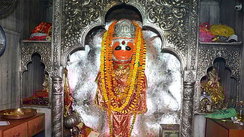 नीब करौरी बाबा की अनंत कथाएँ: पनकी हनुमान मंदिर