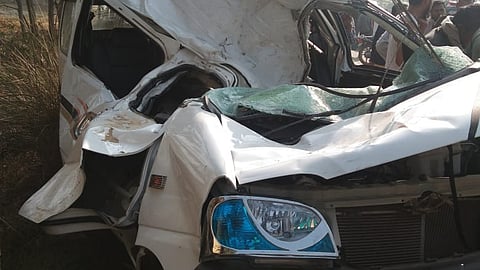 मैनपुरी में दो गाड़ियों की आपसी भिड़ंत में 9 लोग गंभीर रूप से घायल, एक की मौत